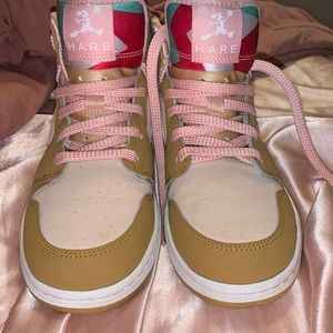 Jordan. Size 5. Tan/Pink/Blue